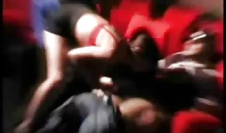 Dvije video pornohentai mlade drolje odmaraju se na jezeru i zajebavaju se
