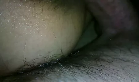 Strastvena plavuša s velikim sisama 3d hentai film masturbira macu u kupaonici