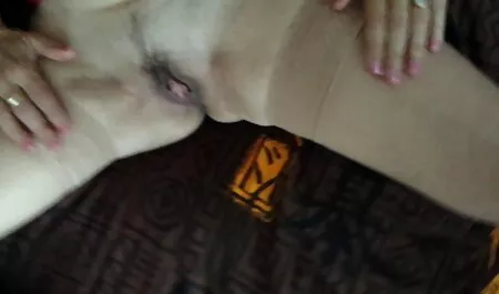Pilić jebe anime porno full joj macu sa svijetlim dildosima