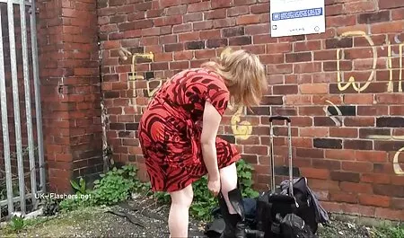 Azijska djevojka s raskošnom guzom masturbira u kuhinji, prekrivši se uljem, suprug joj se javi i teško jebe ljepoticu hanti porno