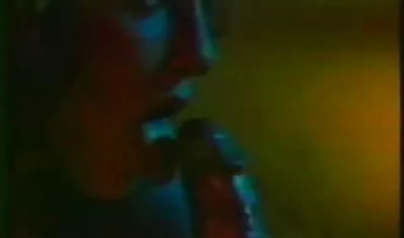 Vruća plavokosa djevojka miluje macu anime porno tube i cums
