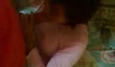 Vrlo lijepa indijska djevojka, prekrasno usisava kurac porno hentai nami svog jebača