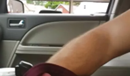 Dude je ubacio prst u analnu porno film hentai mladu brinetu i dao joj je da liže