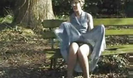 Svi se smijali momku na faksu, da nema djevojke, anime girl porno pa čak i nagovijestili da je gay i da odagna sve sumnje, skinuo je kurvu i snimio u videu gdje je pljuvač usnama usisao njegov penis, isisavajući svu spermu s njega