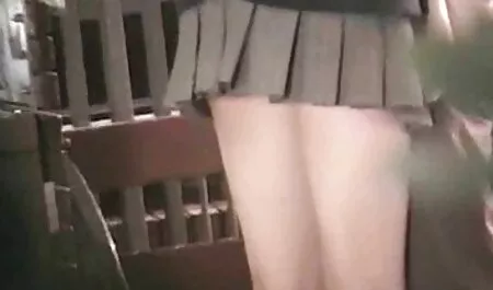 Stvarno cartoons porno tube uživa sisati penis bijelom i crncu, a nakon što je skočio na njih svojom obrijanom vaginom, vrišti na vrhu