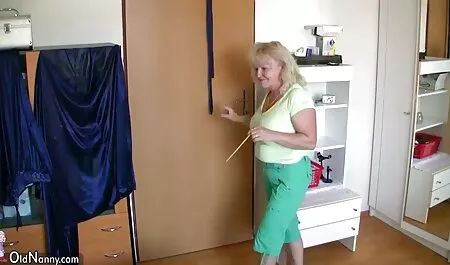 Velika guza djevojka sisao penis nakon analnog hantei porno