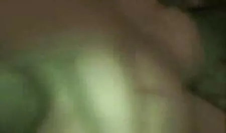 Studentica one pice porno iz Kijeva snimila se gola na kameru