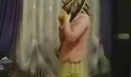 Slatka Latina jeben u svojoj elastičnoj one piece nami porno guzici
