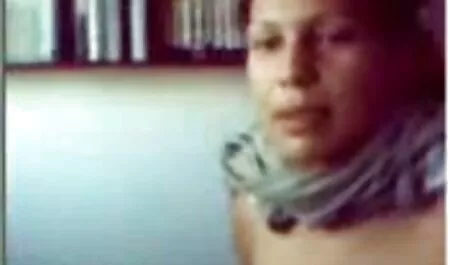 Tip je od djevojke slučajno saznao da voli magarca i u potpunosti se dogovorio za nju, vezao je ruke vrpcom i prvi ušao one pice porno u pičku