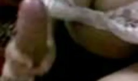 Prekrasna brineta u sobi za masažu hentai porno de dobiva orgazam