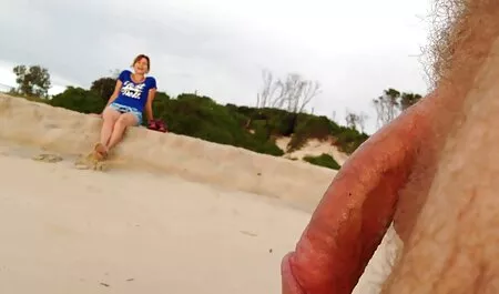 Plavokosa hentai porn film Anna Darling lizala je jaja i sjela na svoj kurac
