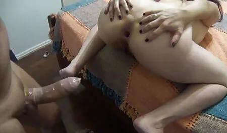 Mlada, vrlo seksi Kayleigh jebe se hentai film xxx na kauču