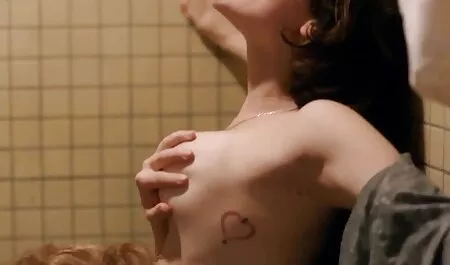 Čovjek liže i jebe mladu kuju porno hentei