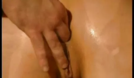 Studentica se jebe ogromnim ružičastim kuracem hentai xxx streaming