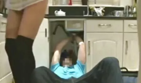 Glamurozna crvenokosa one pice porno masturbira bucmastu macu
