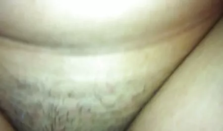 Prsata kuja bira grudnjak, vruća prodavačica mu nudi mjerenje veličine grudi, ona ga moli da mu izmjeri dubinu usta i maca svojim debelim kuracem, kupac hentai porno hot želi zakon, kuja je dobila besplatan grudnjak i olujni orgazam