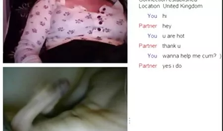 Mlada, vrlo seksi Japanka opušta se na kauču, ljepotica miluje svoje sočne grudi, igra se s natečenim bradavicama one piece hentai porno prstima i oplakuje svoju dlakavu pičku