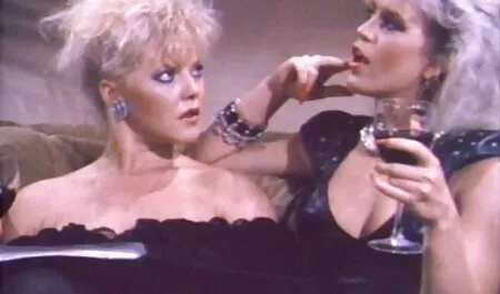 Seksi nježna plavuša Bailey Brooke dobiva jebu i anime sex film guta spermu