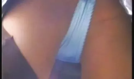 Tip je lizao slatku pičkicu za bebu i jebao je henthai porno svojim velikim kuracem