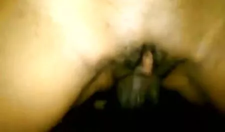 Slatka mala plavuša miluje svoju macu kroz gaćice anime sex film