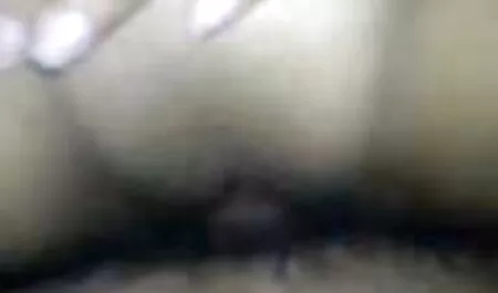 Debela Tara Foxx se sjebe u anal manga hentai film i glasno stenja