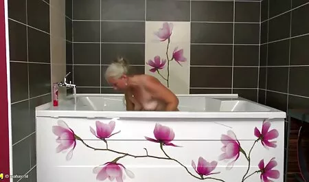 Ove vruće djevojke vole lizati svaku anime sex film kap