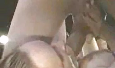 Prsata crvenokosa Emochka jebe se s nami hentai porno dildom