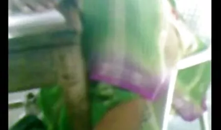 Prsata, bogata kuja dovela je svog mladog ljubavnika hentai porno cartoon u šumu u luksuznom automobilu kako bi usisala njegov bučni i snažni penis