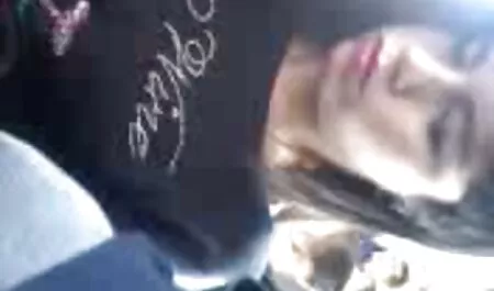 Dude su skinule ruske piliće u trgovini i jebale se u henthai porno stanu