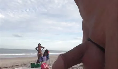 Lucy se igra sa seksi hentai film online Mea i liže joj pičku