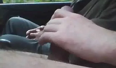 Mlada studentica uzima u hantai sex film usta i sjeda na kurac