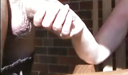 Lijepa djevojka hentai porno movie se jebe s debelim vibratorom