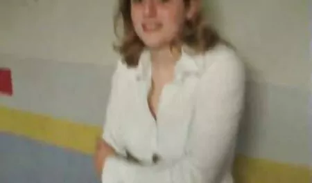 Plavokosa Barbara hentai sex film liže debeli kurac