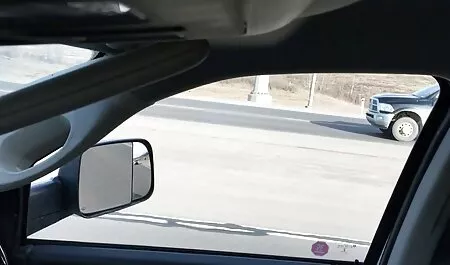 Čovjek jebe mladu hetai film djevojku u kuhinji i cums na jeziku