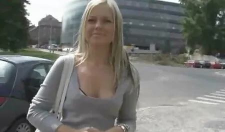 Vanessa hantai sex film i njezini prijatelji dogovorili su vrući grupni seks