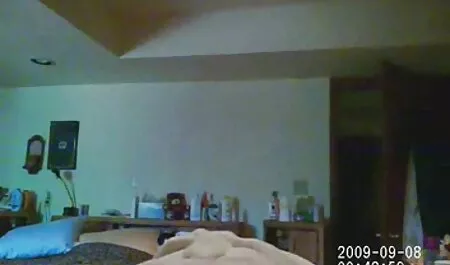 Crni seksi hentai 3d movie par jebe mladu plavušu sobaricu