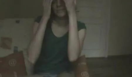 Djevojka je mirno hodala kući, kad hentai porno cartoon je pikaper skočio i ponudio joj seks za novac