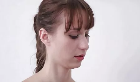 Seksi hentay porn movies vitka djevojka sjedi na njegovom velikom kuracu