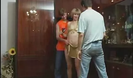 Dvije uzbuđene lezbijke u porno x hentai kupaonici, 2. dio