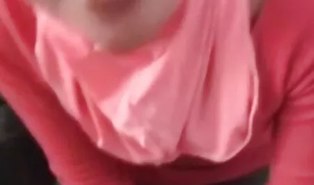 Dvije mlade grančice se jebaju na golf sex porno hentai terenu