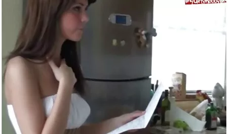 Tanya dobiva veliki penis u hentai brutal porno usta