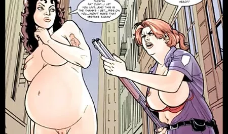 Ljepotica s crvenom kosom jebe se na krevetu sa svojom elegantnom djevojkom cartoon porno disney