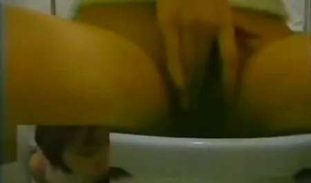 Prsata seksi brineta Romi film hentai free Rain daje blowjobu s nježnošću