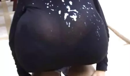 Dva momka nami hentai porno stavila su prijateljicu bodu na njihova kovčega