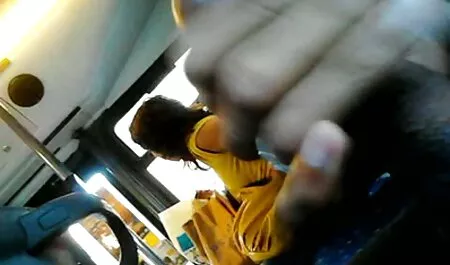 Prtljažnik je već bio na pola puta ušao u anus, a ljepotica je u potpunosti osjetila cijelo zujanje hentai film xxx od analnog jebača