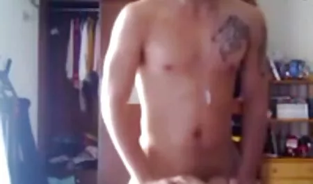 Prekrasna ljepotica jeba hentai film online mačku s ružičastim dildom