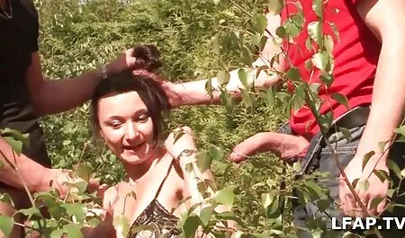 Romantičan seks s henthai porno prekrasnom brinetom usne nakon ugodne večeri